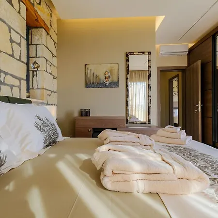 Infinity Blue, Luxury With Private Pool, Sea Views