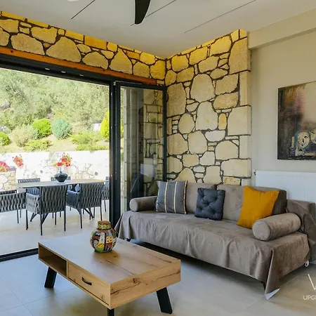 Infinity Blue, Luxury With Private Pool, Sea Views *