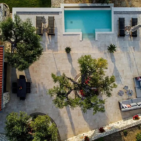 Infinity Blue, Luxury With Private Pool, Sea Views Villa Lagomandra