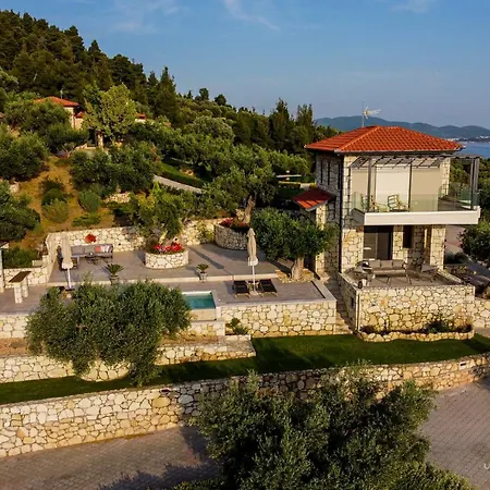 Villa Infinity Blue, Luxury With Private Pool, Sea Views *